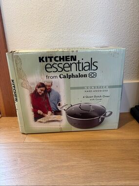 Calphalon 4 qt Dutch oven
